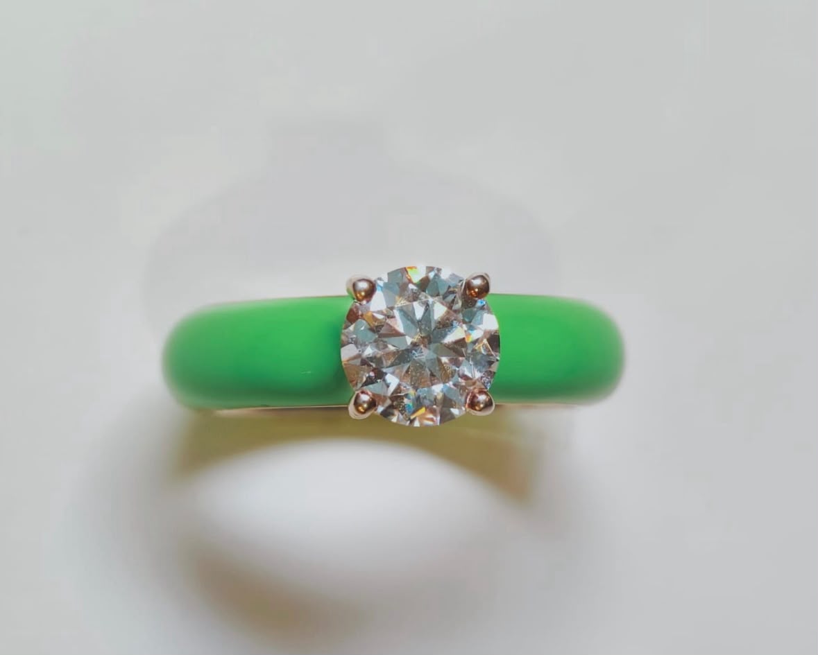 Verde Mela, argento e smalto verde